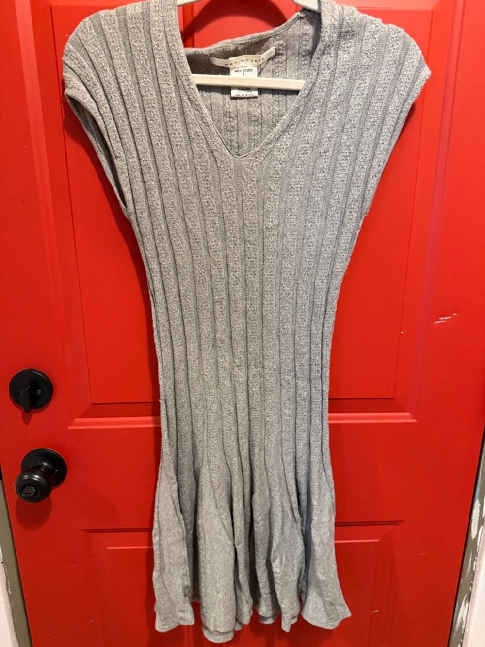 Mois Studio Gray Ribbed V-Neck Midi Dress - Picture 1 of 4